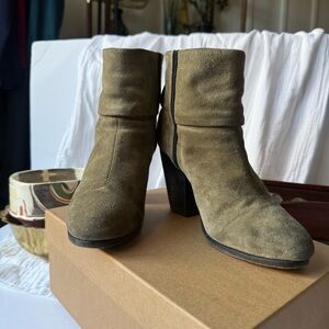 Rag & Bone Classic Newbury Suede Ankle Boots. Size 37UK/7US.